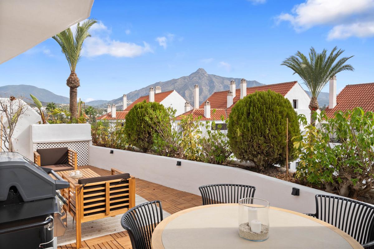 Apartment Middle Floor in Nueva Andalucía