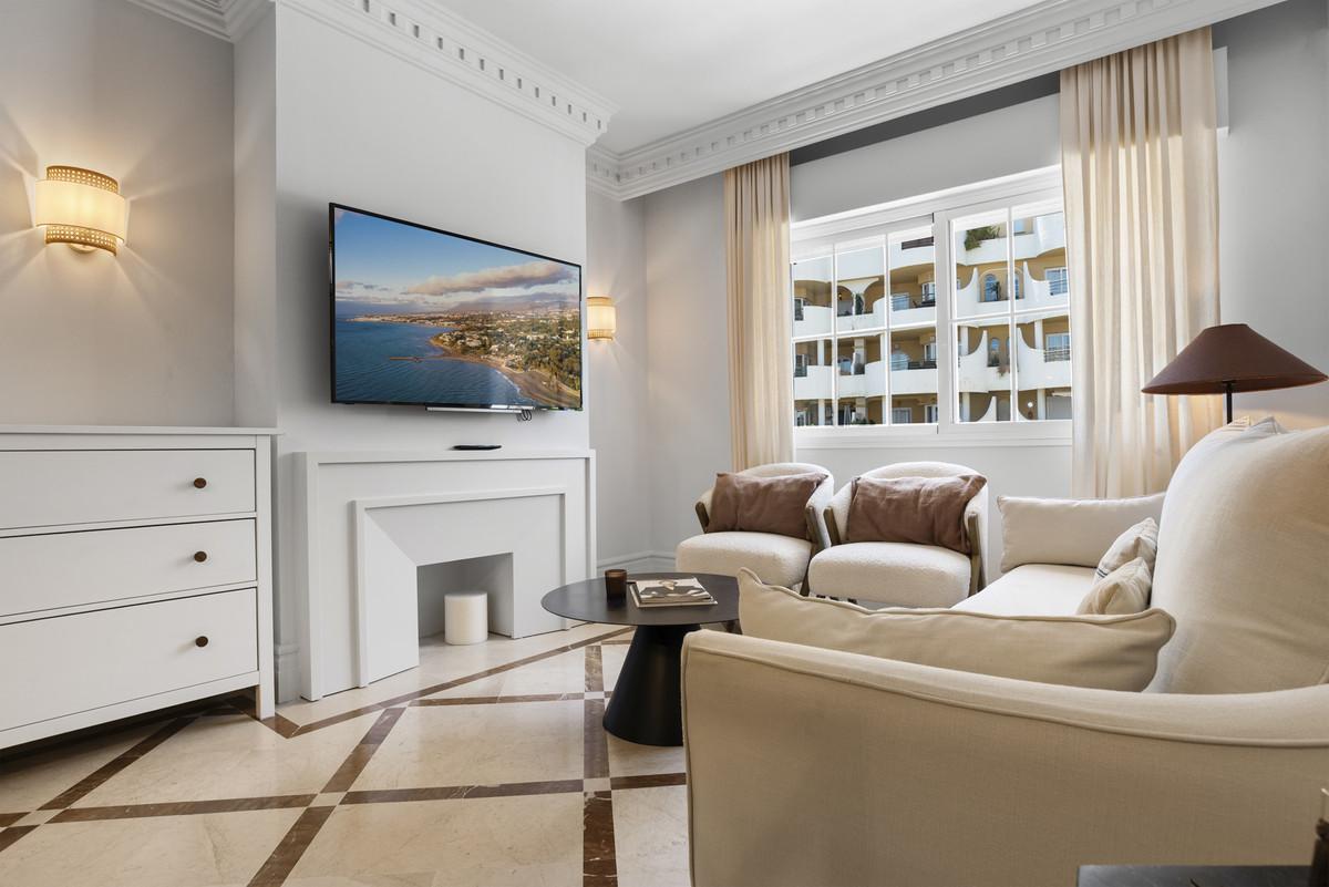 Apartment Middle Floor in Nueva Andalucía
