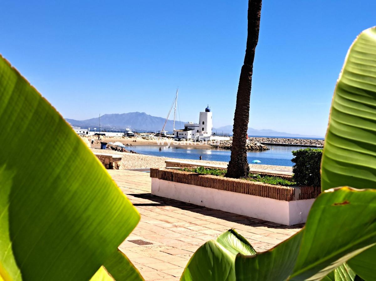 Apartment Middle Floor in La Duquesa