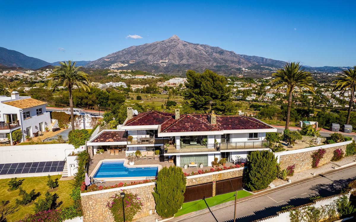Villa Detached in Nueva Andalucía