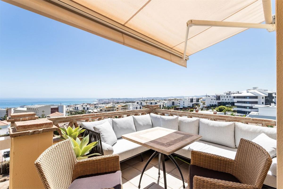 Apartment Penthouse in Higueron