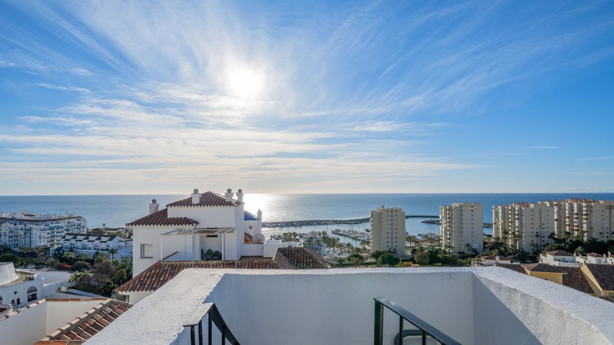 Apartment Penthouse Duplex in Estepona