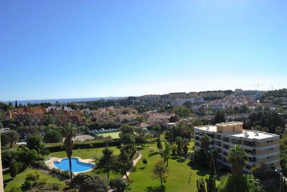 Apartment Penthouse in Nueva Andalucía