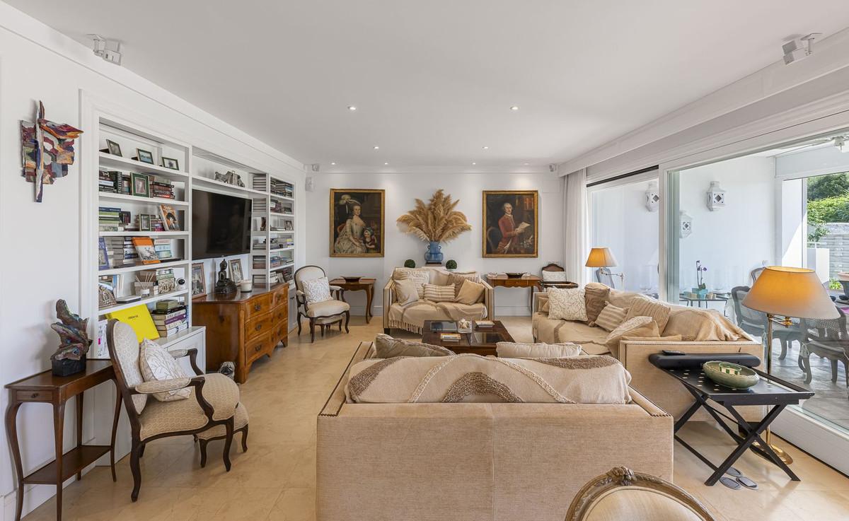 Villa Detached in Sotogrande Costa