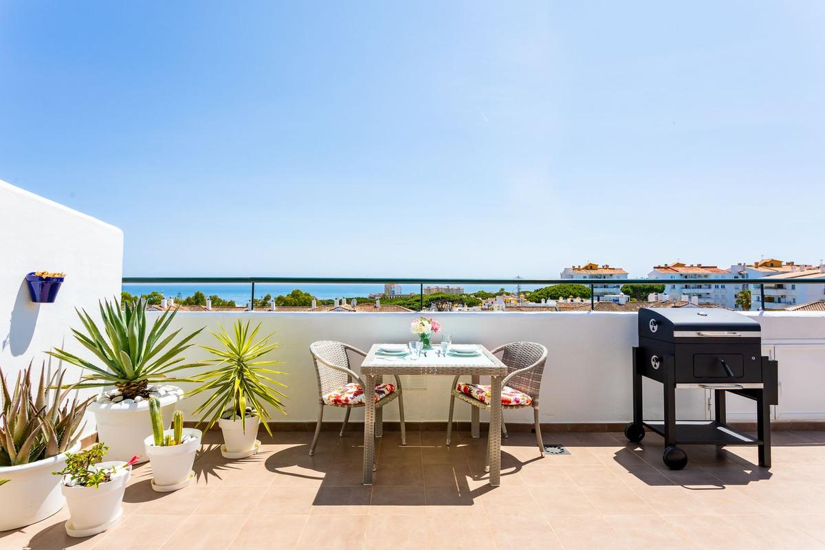 Apartment Penthouse in Calahonda