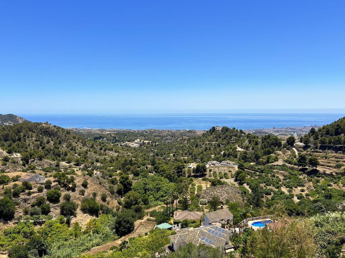 Apartment Penthouse in Mijas