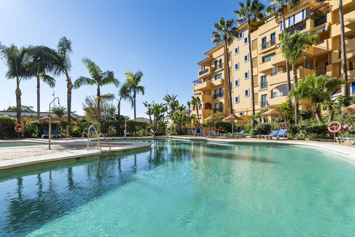 Apartment Middle Floor in San Pedro de Alcántara