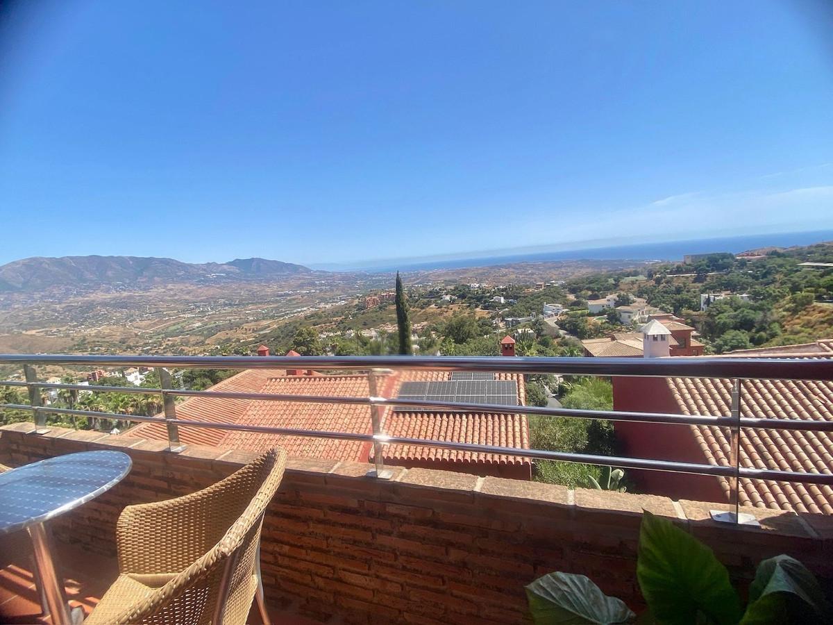 Apartment Duplex in La Mairena