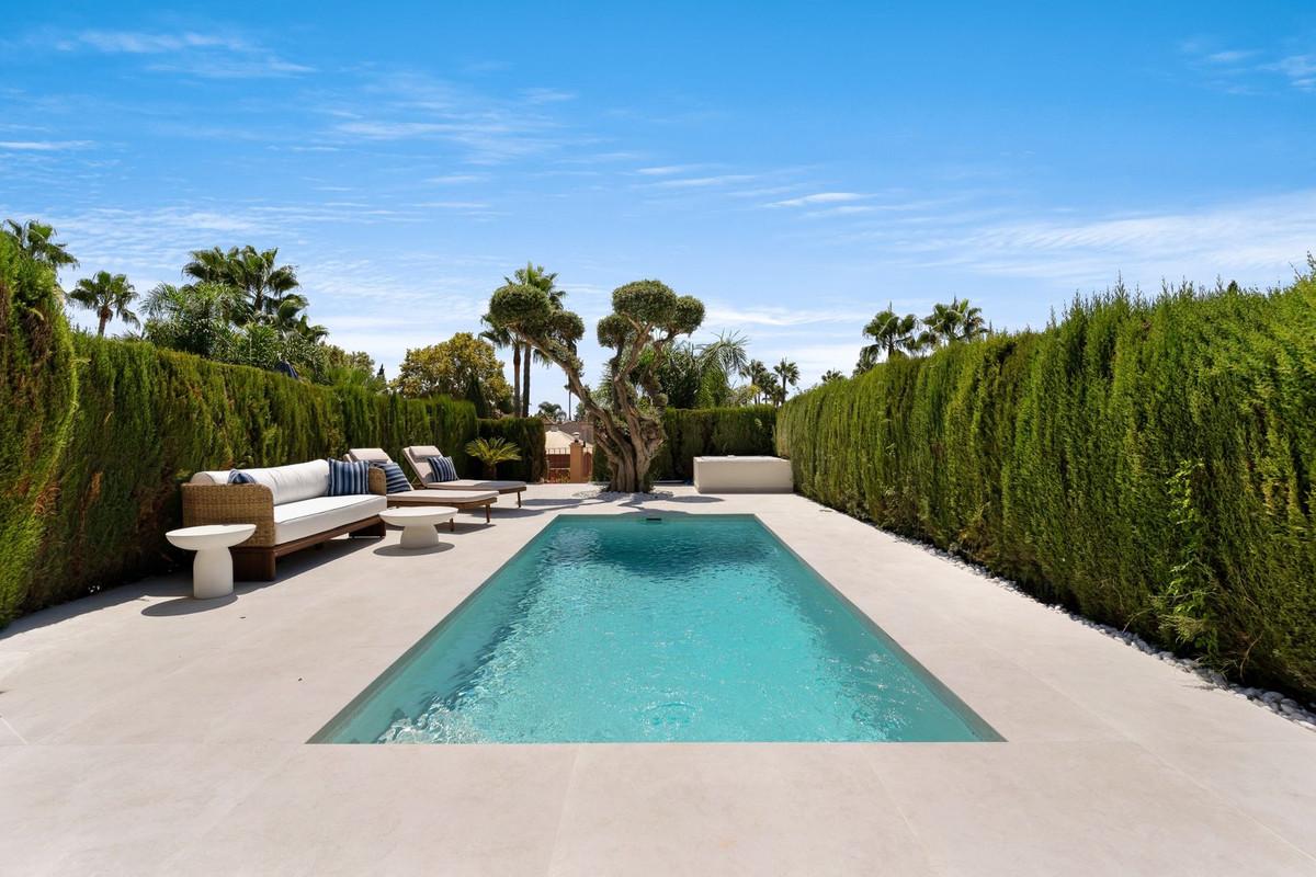 Townhouse Terraced in Nueva Andalucía