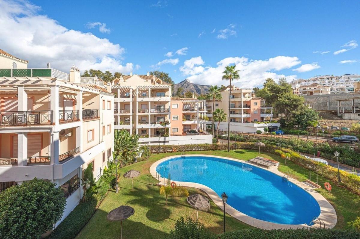 Apartment Middle Floor in Las Brisas