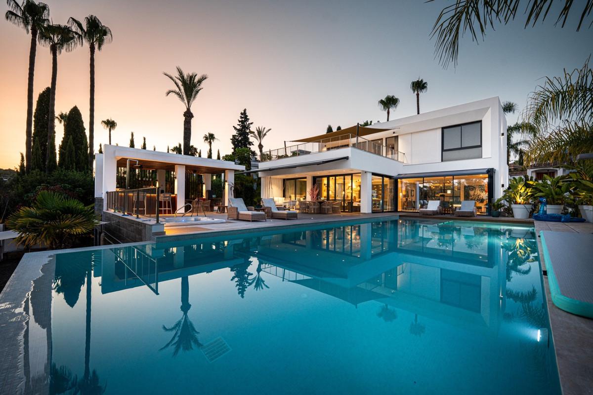 Villa Detached in Nueva Andalucía