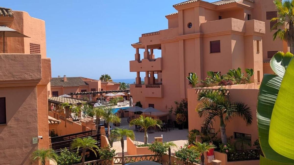 Apartment Middle Floor in Estepona