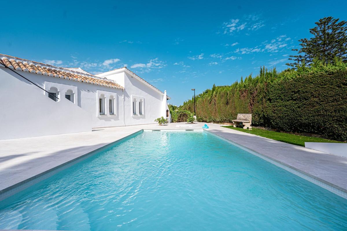 Townhouse Detached in El Chaparral
