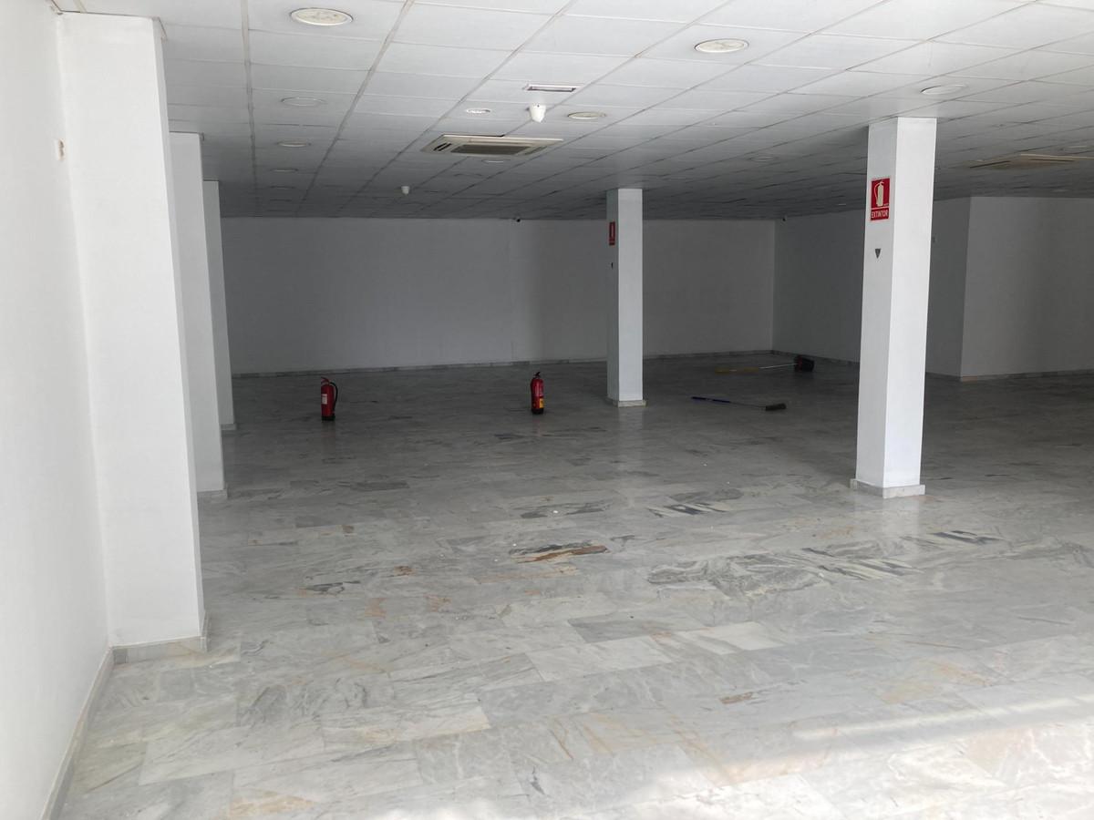 Commercial Commercial Premises in Estepona