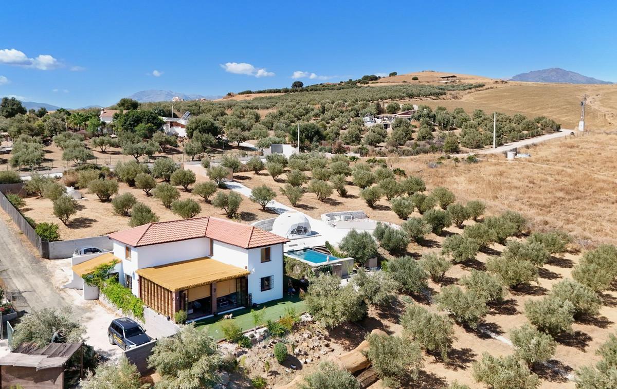 Villa Detached in Co&iacute;n