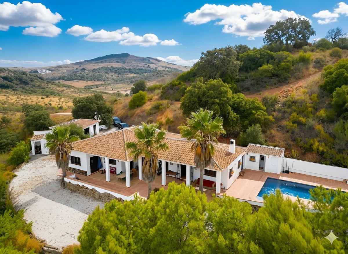 Villa Detached in Almogía