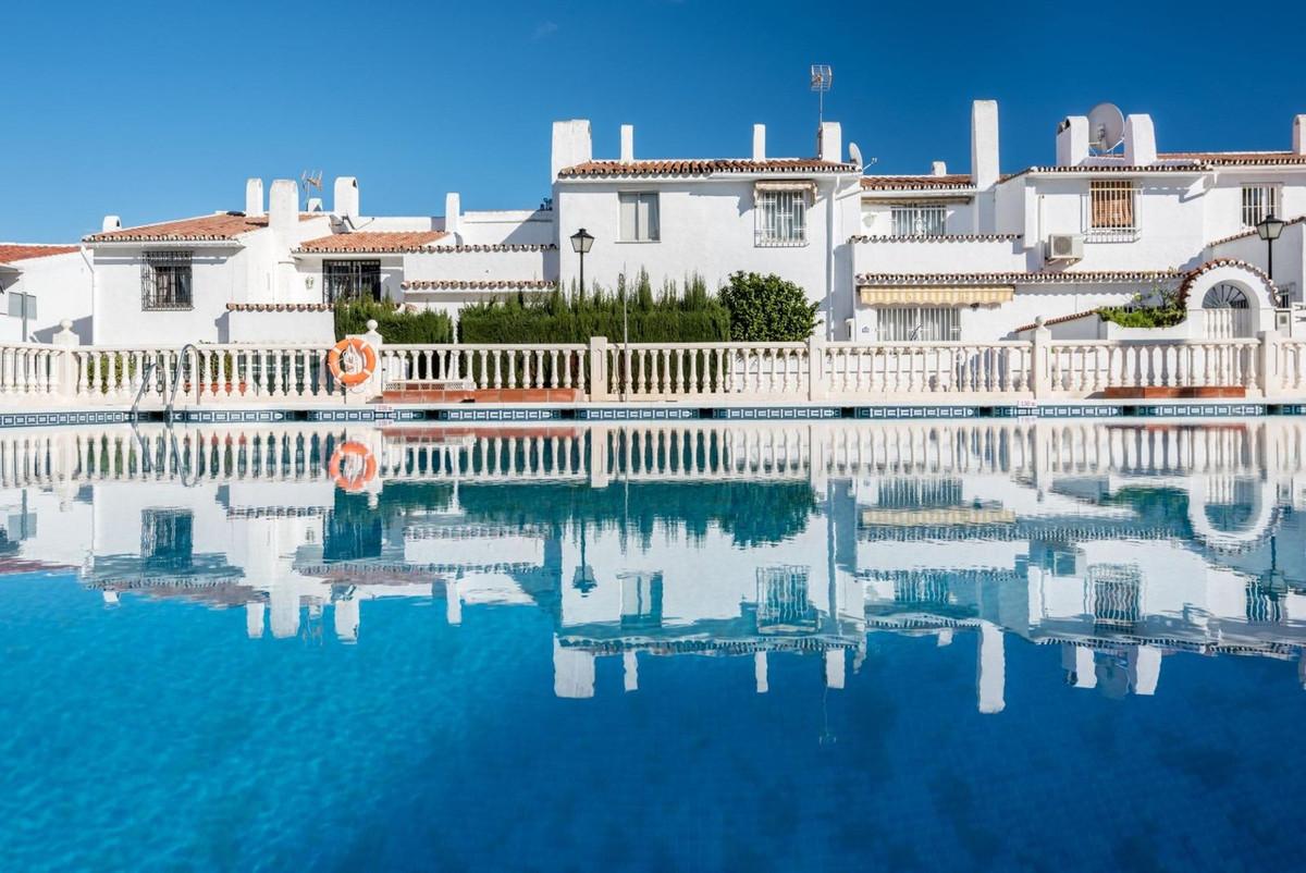 Villa Semi Detached in Estepona