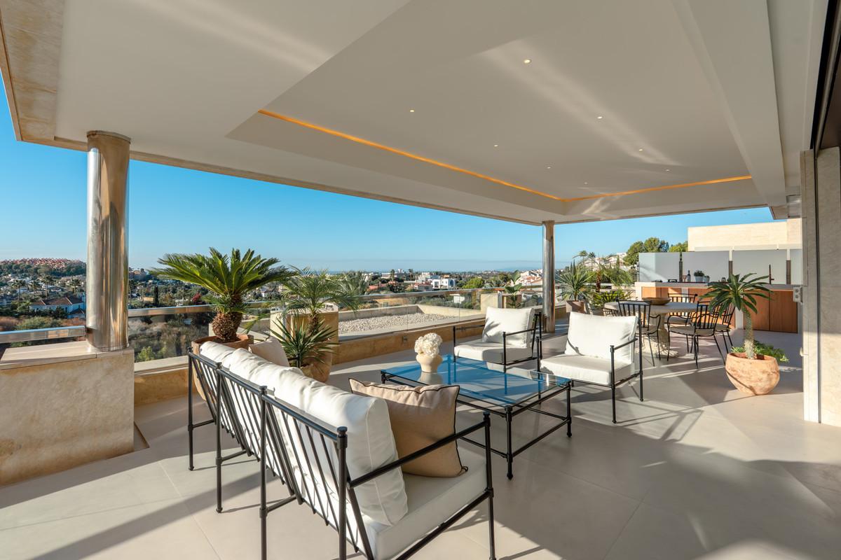Apartment Middle Floor in Nueva Andalucía