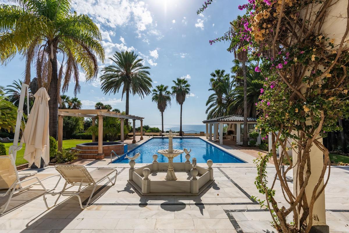 Villa Detached in Estepona