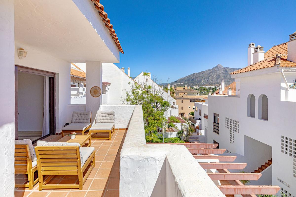 Apartment Middle Floor in Nueva Andalucía