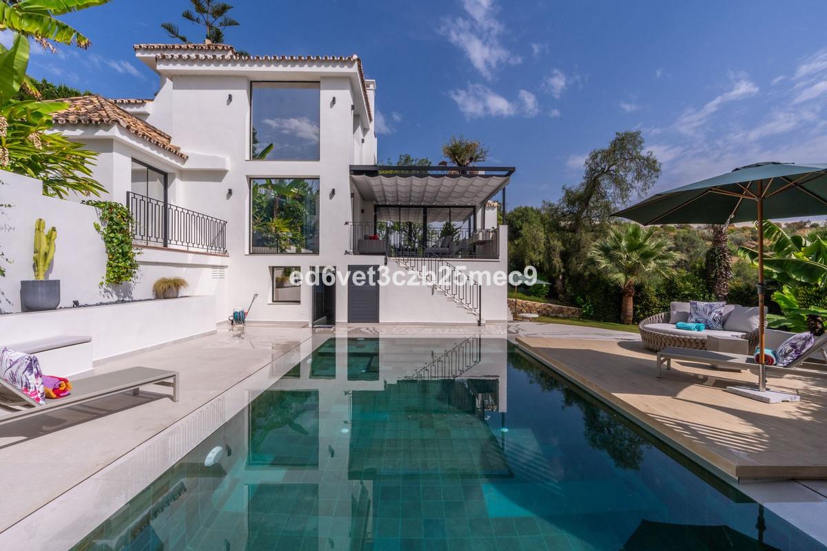 Villa Detached in Nueva Andalucía