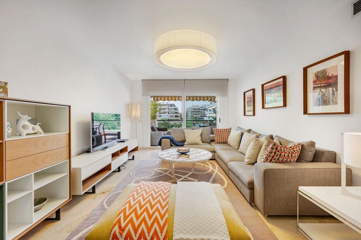 Apartment Penthouse Duplex in Guadalmina Alta