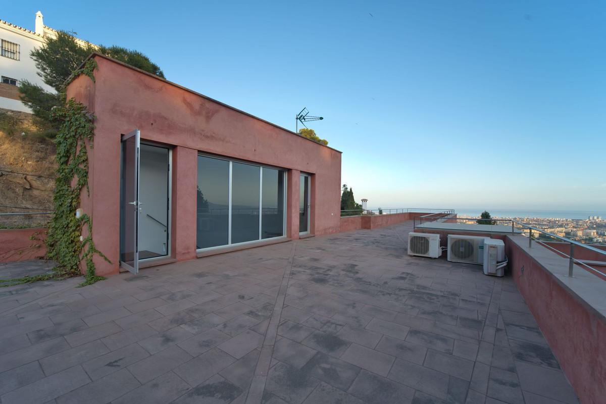 Villa Detached in Puerto de la Torre