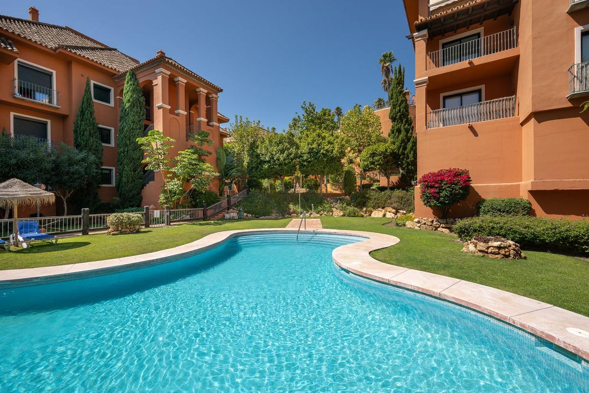 Apartment Middle Floor in Benahavís