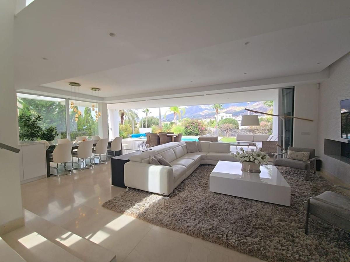Villa Detached in Río Real