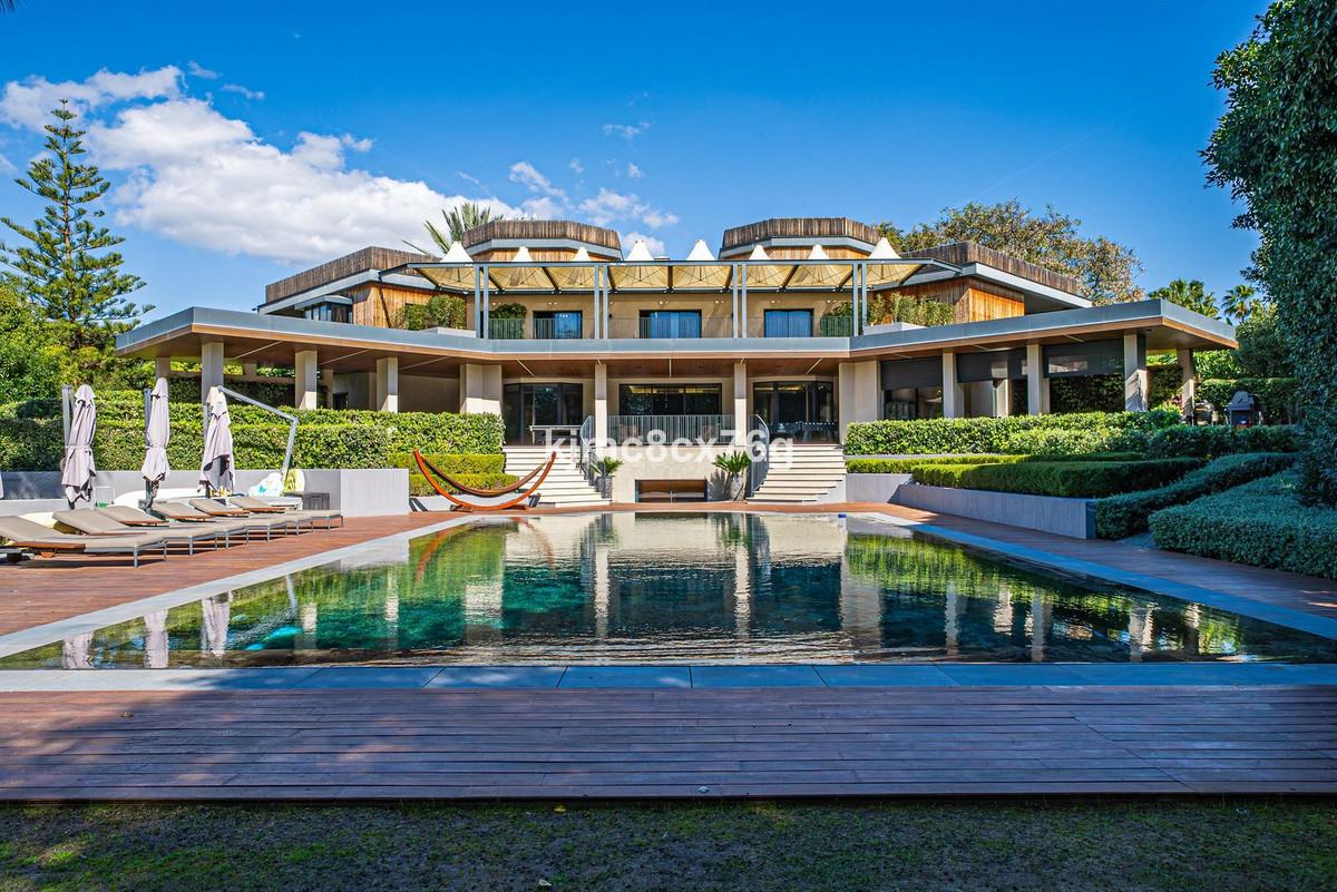 Villa Detached in Guadalmina Baja