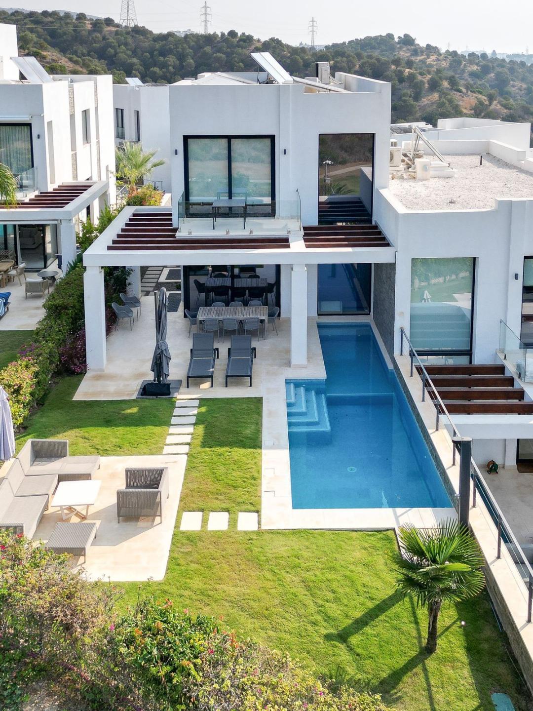 Villa Semi Detached in Cabopino