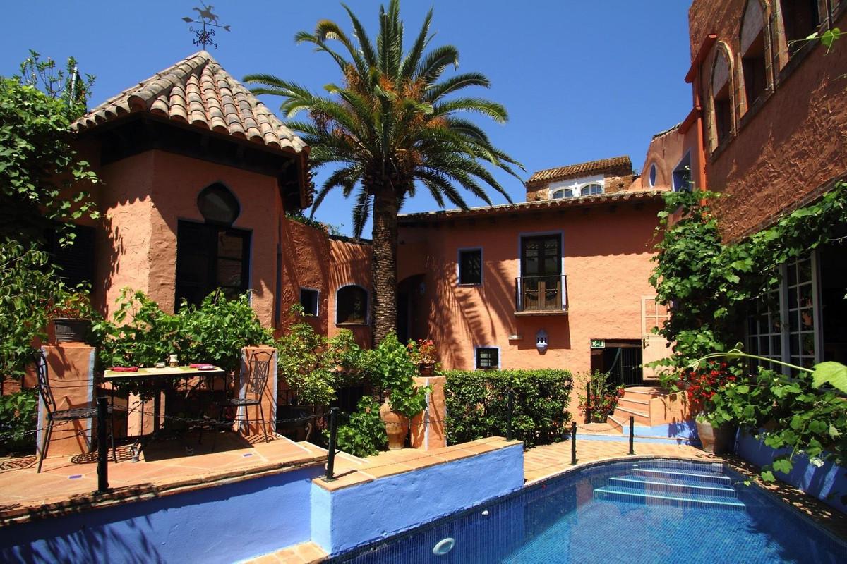 Commercial Hotel in Benahavís