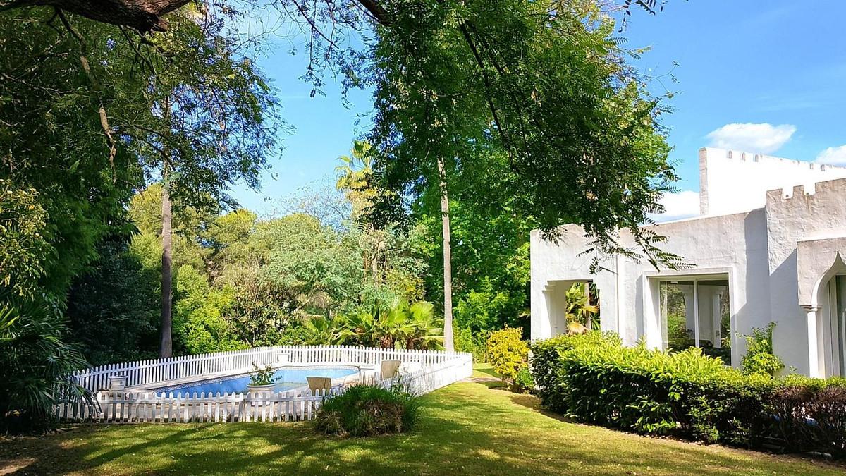 Villa Detached in El Paraiso