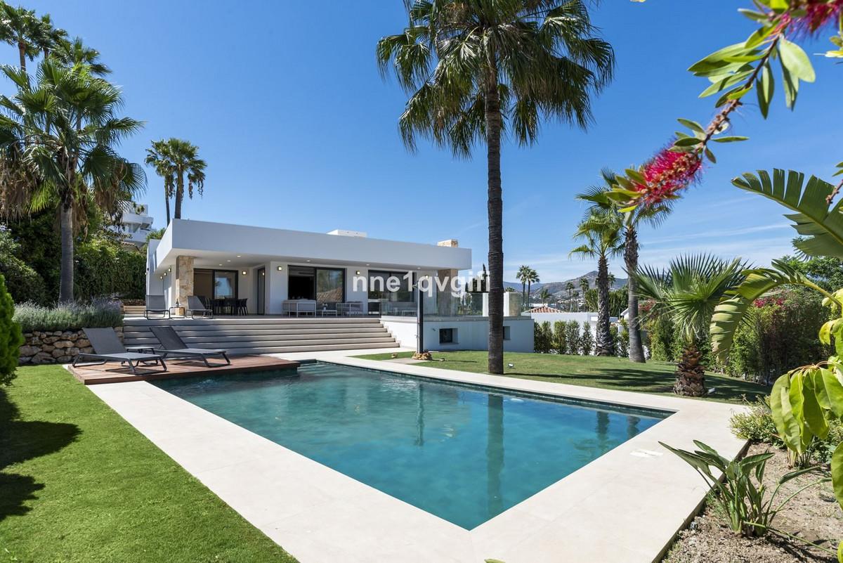 Villa Detached in Guadalmina Alta