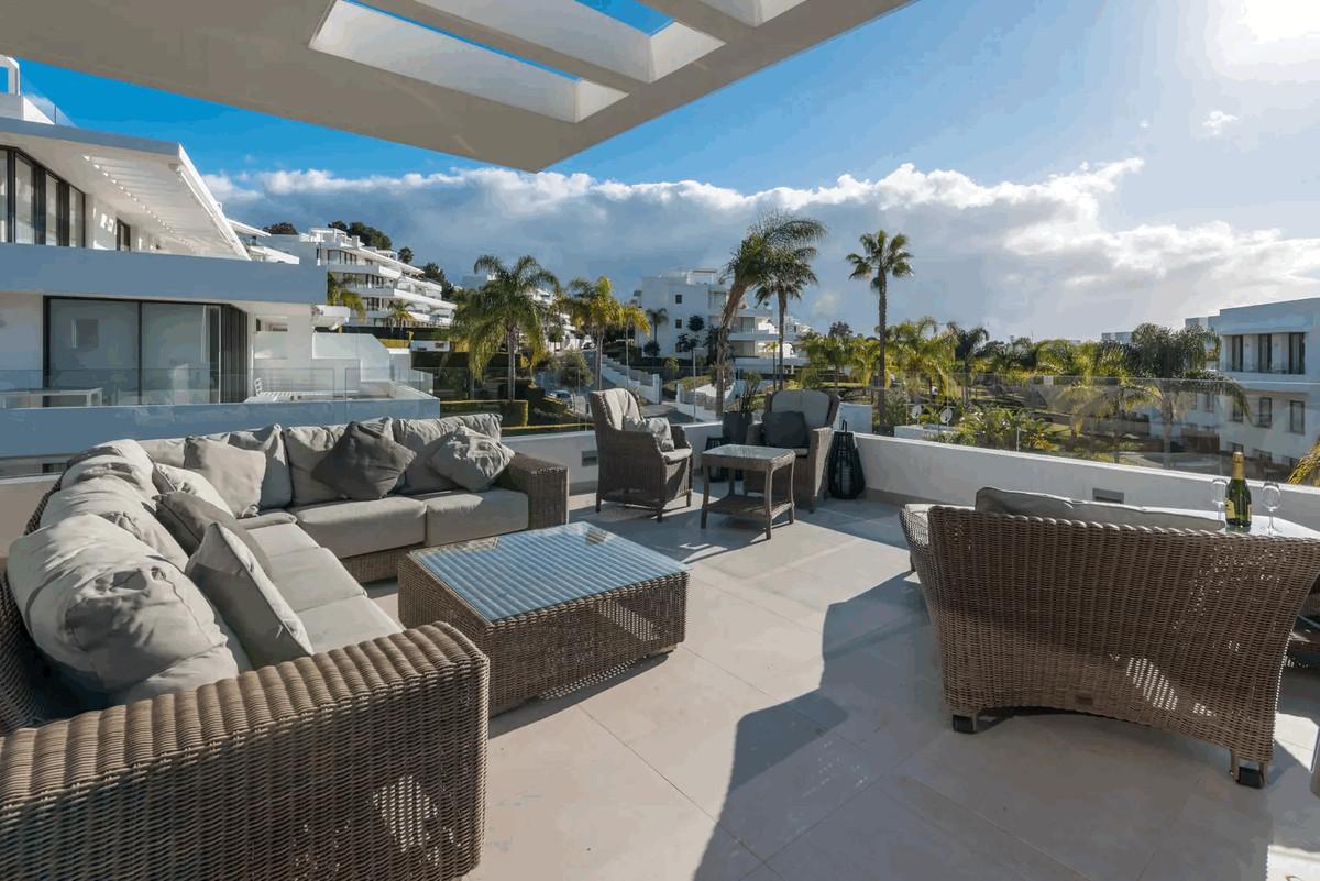 Apartment Penthouse in Estepona