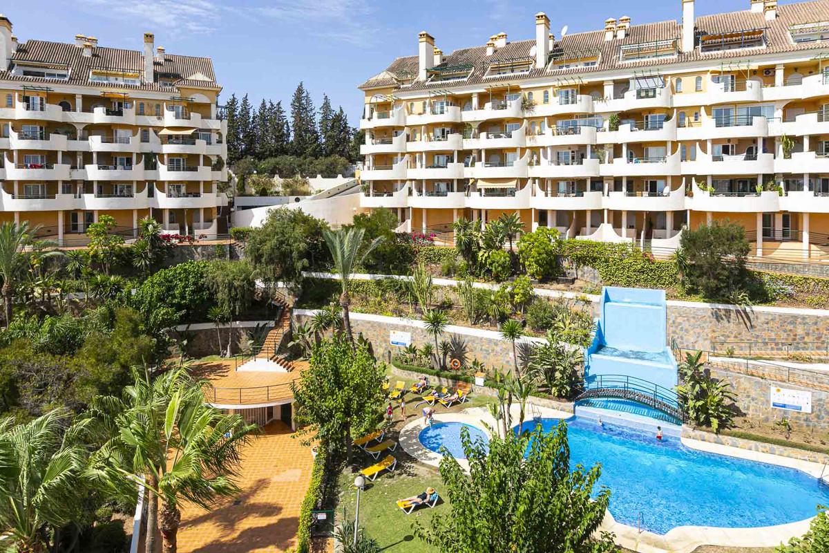 Apartment Middle Floor in Nueva Andalucía