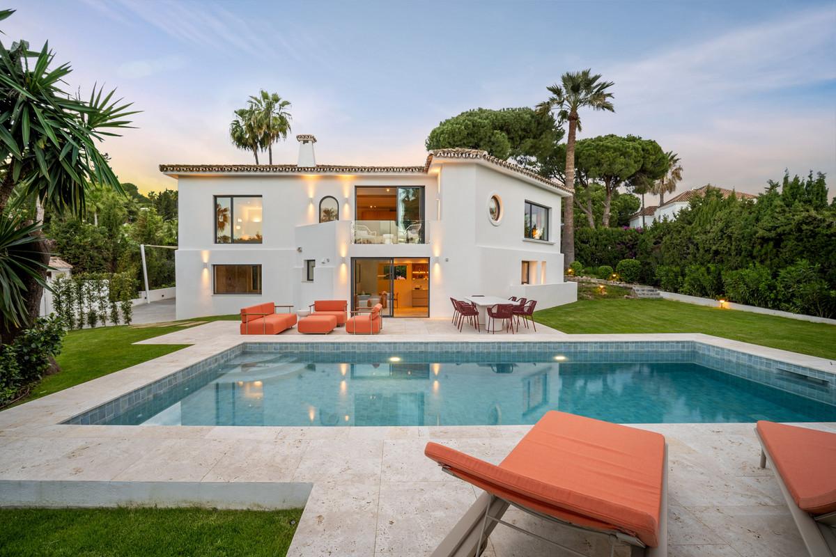 Villa Detached in Nueva Andalucía