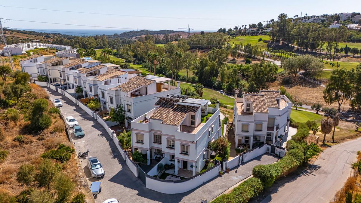 Villa Semi Detached in Estepona