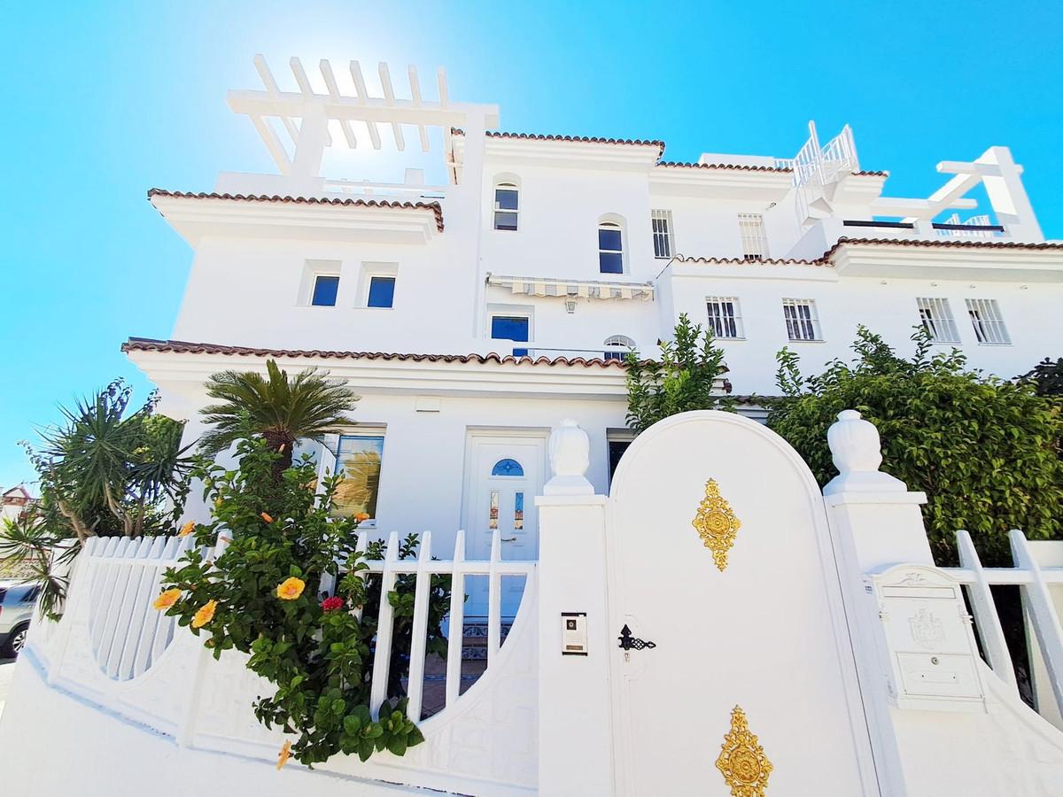 Villa Semi Detached in Benalmadena