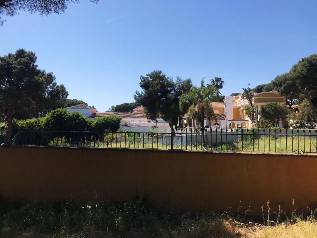 Plot Residential in Hacienda Las Chapas