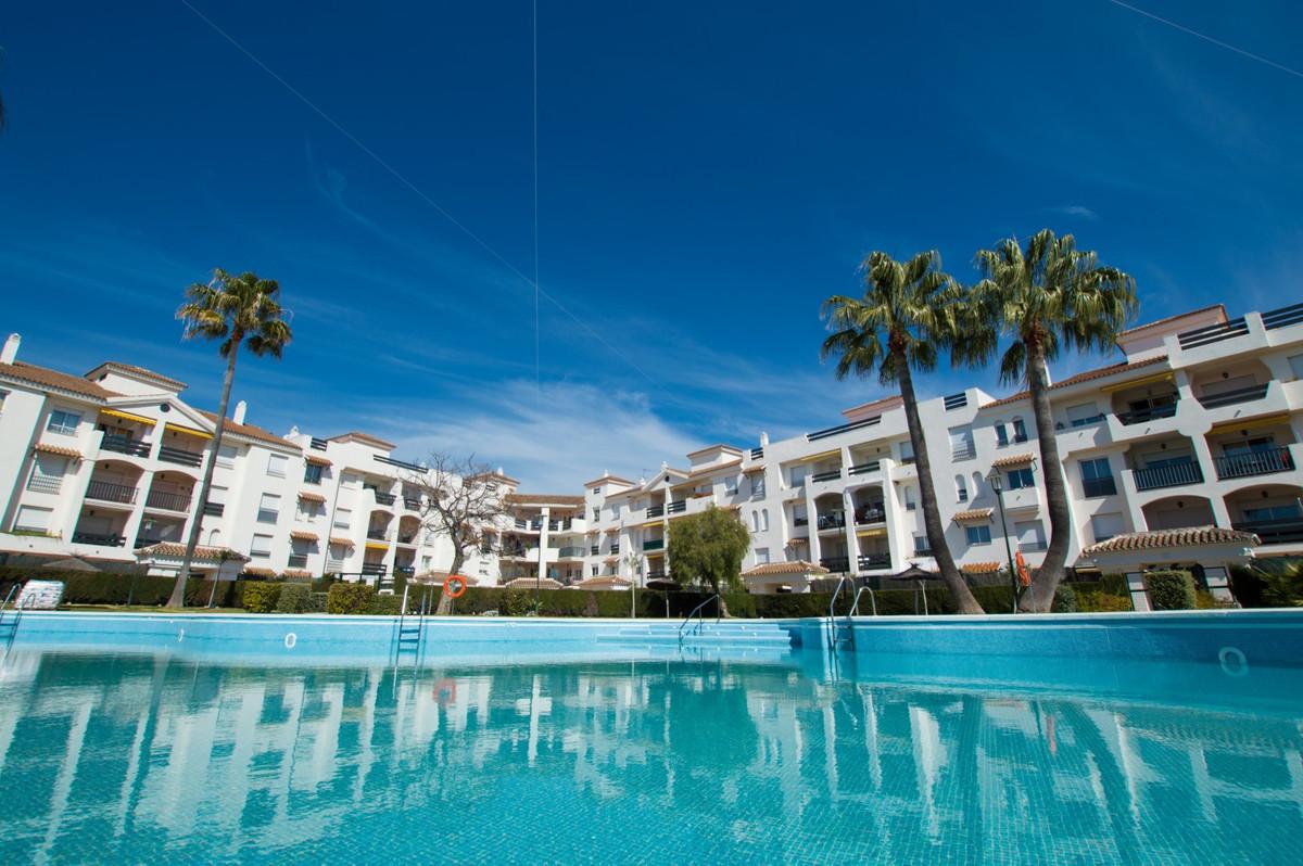 Apartment Middle Floor in San Pedro de Alcántara