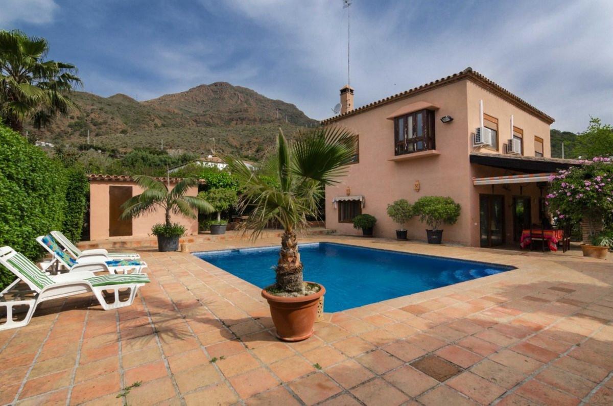 Villa Detached in Estepona