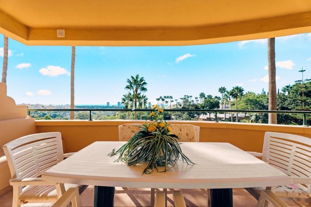 Apartment Middle Floor in Elviria