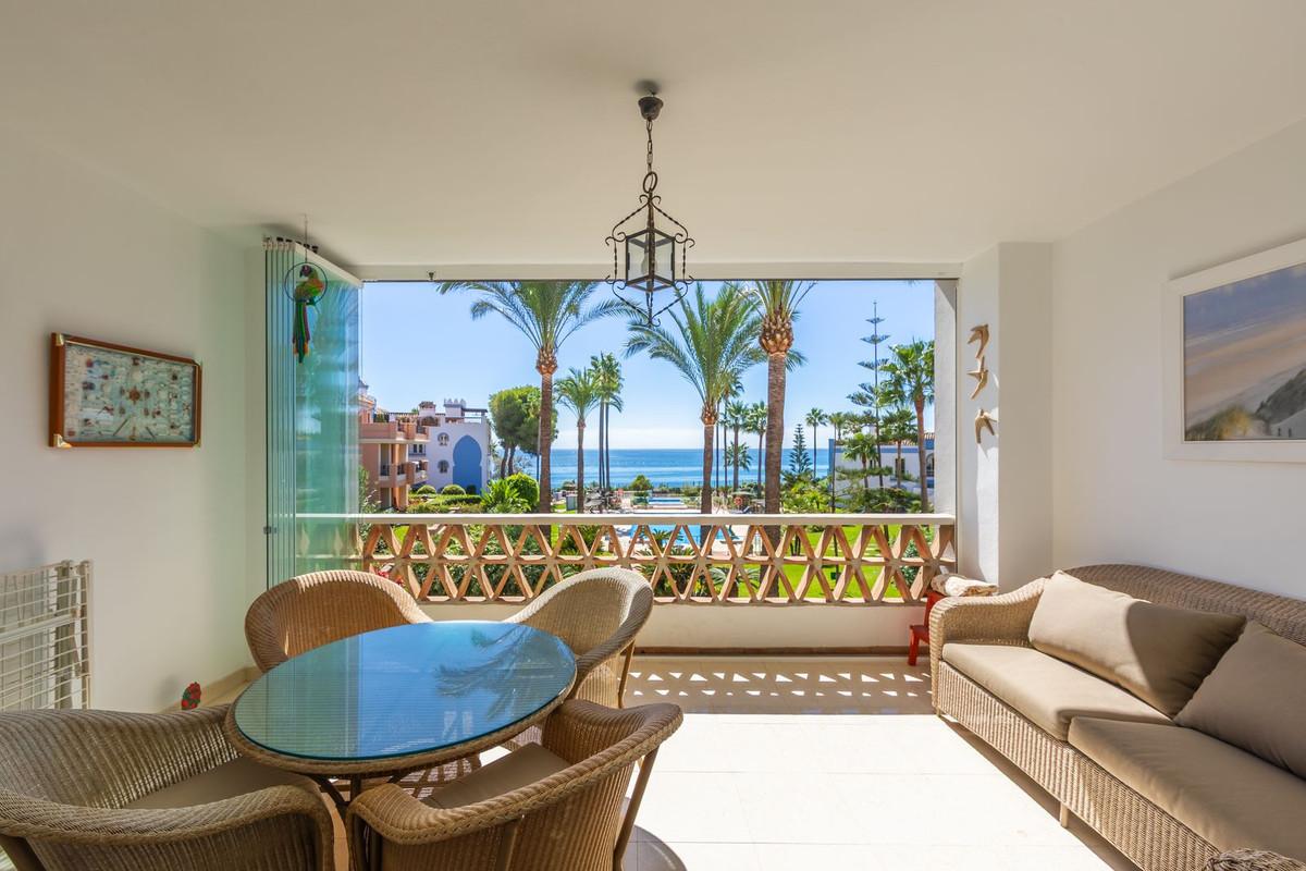 Apartment Middle Floor in Casares Playa