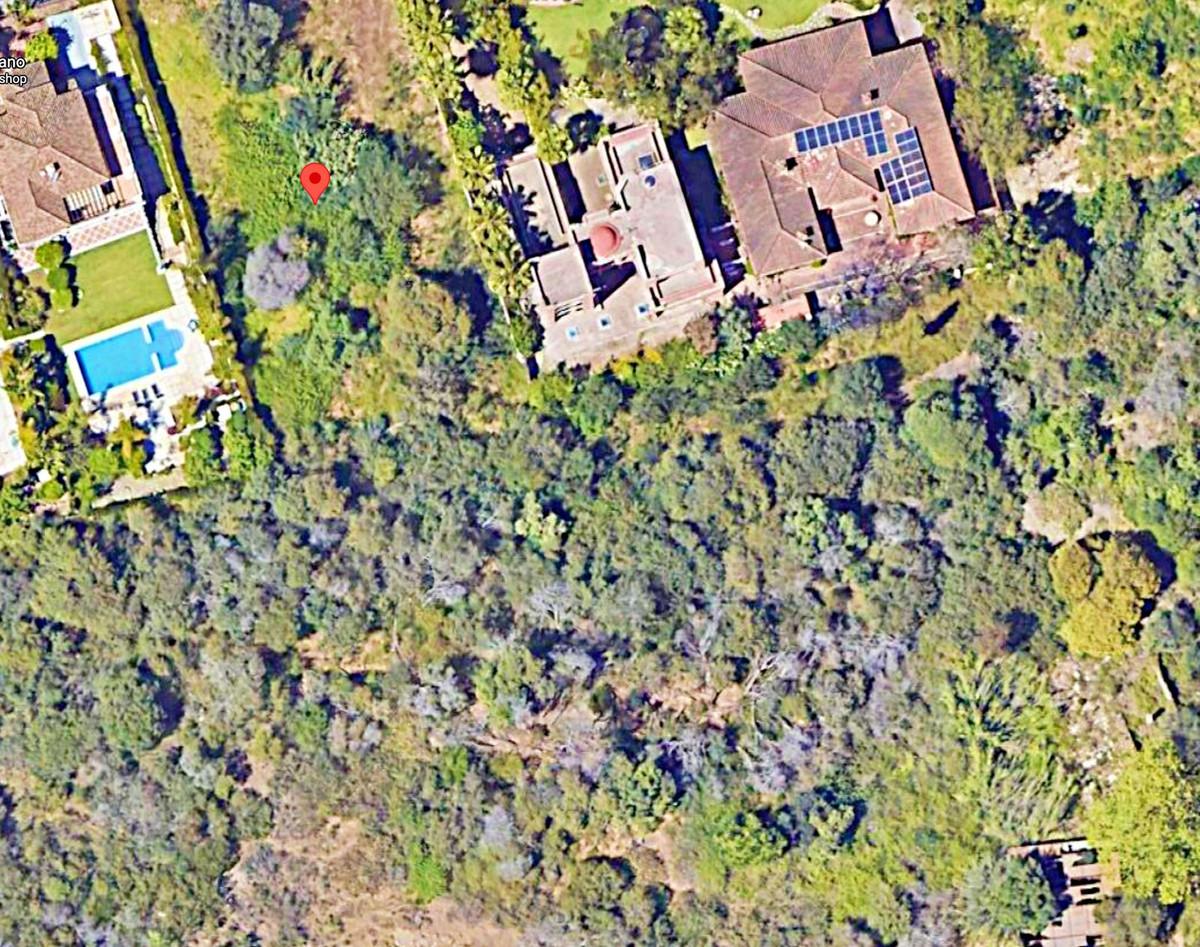 Plot Residential in Nueva Andalucía