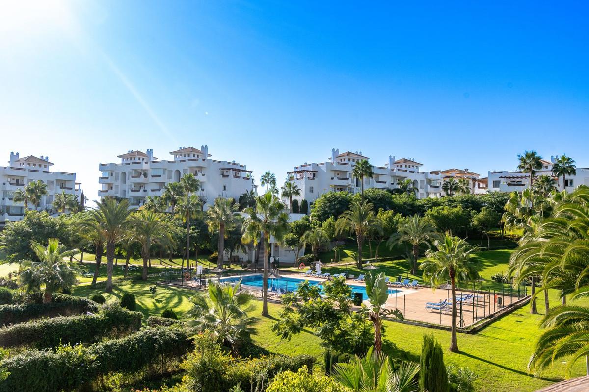Apartment Middle Floor in Estepona