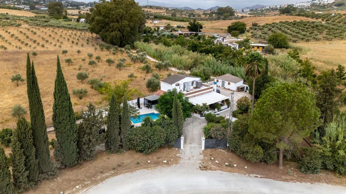 Villa Detached in Coín