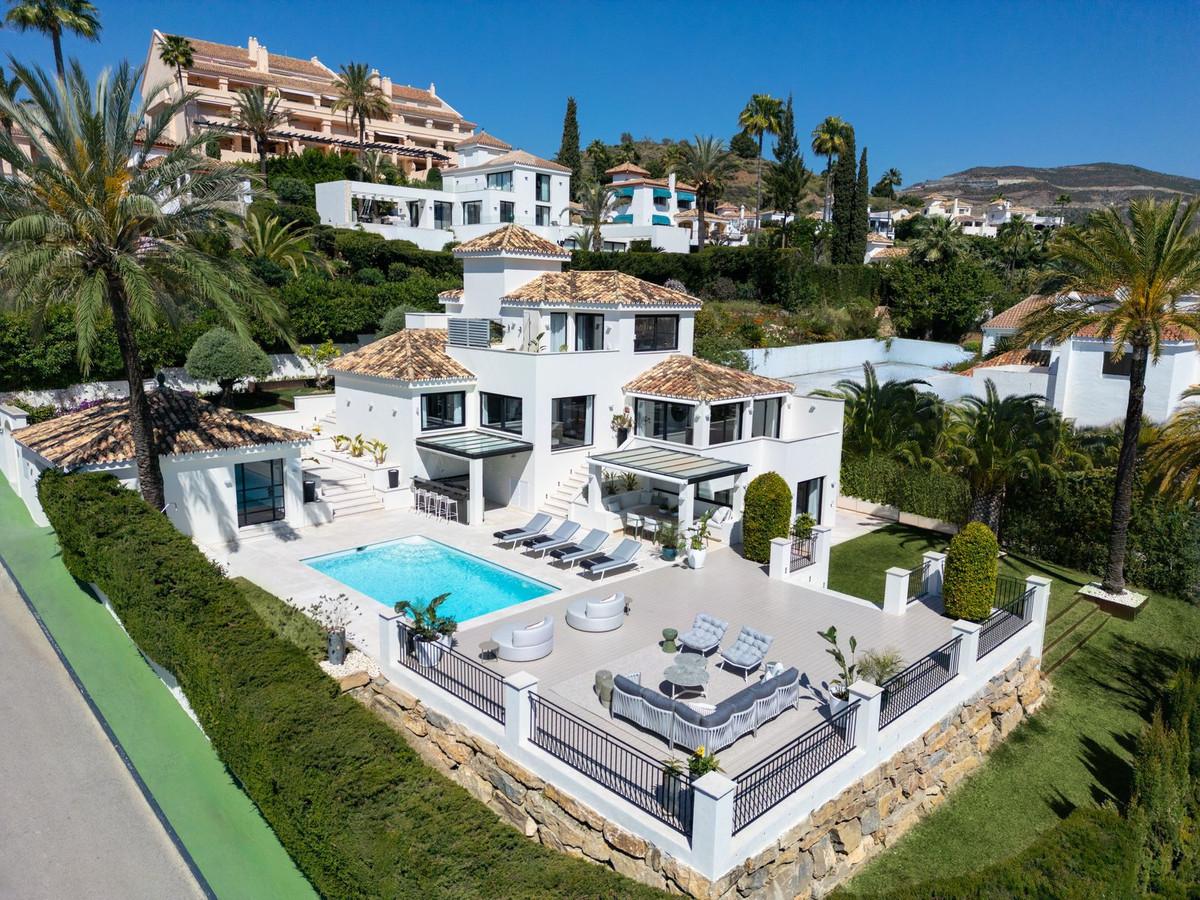 Villa Detached in Nueva Andalucía