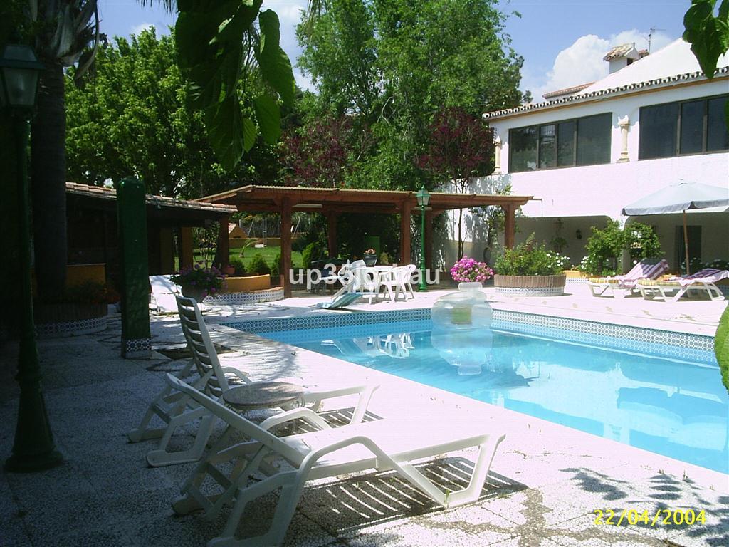 Villa Detached in Estepona