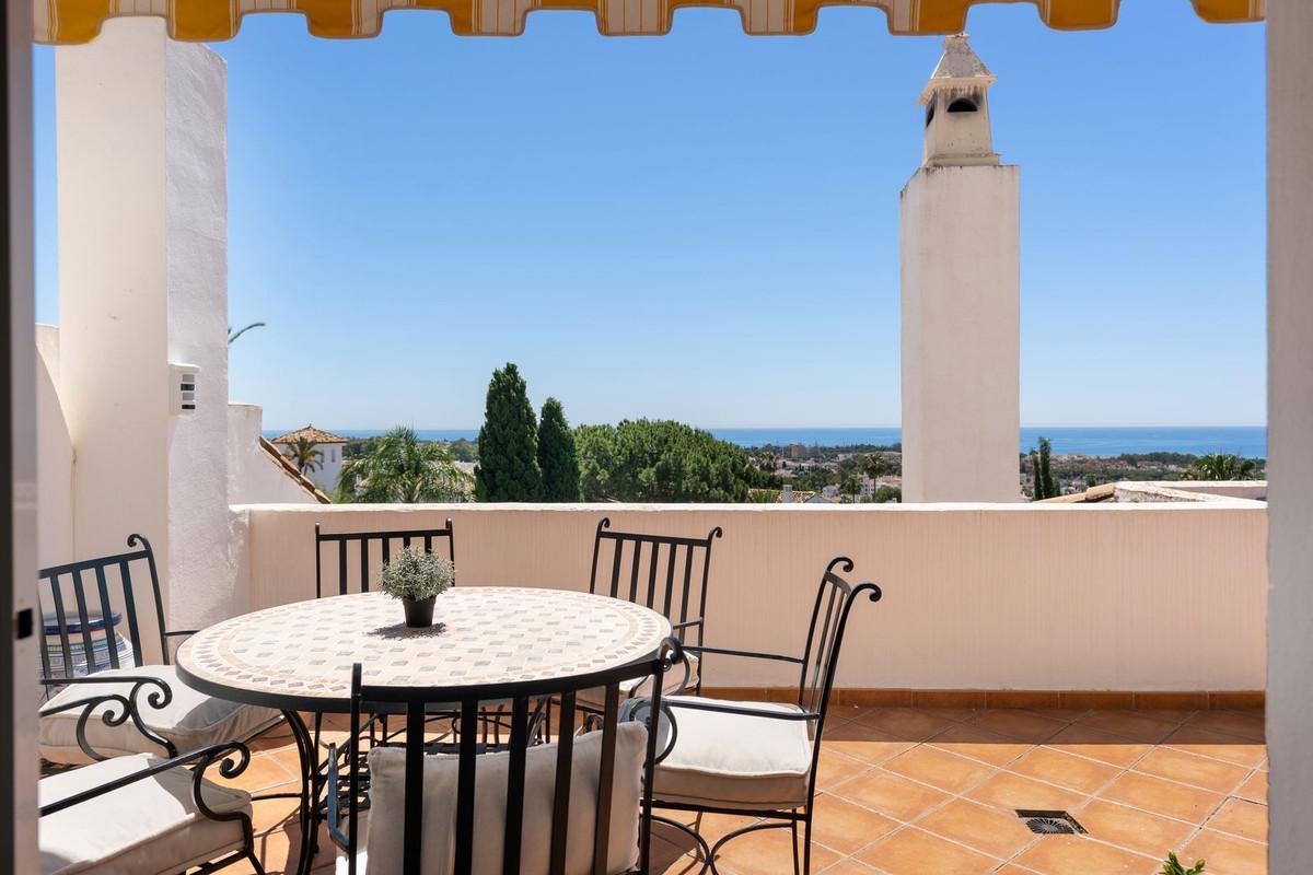 Townhouse Terraced in El Paraiso